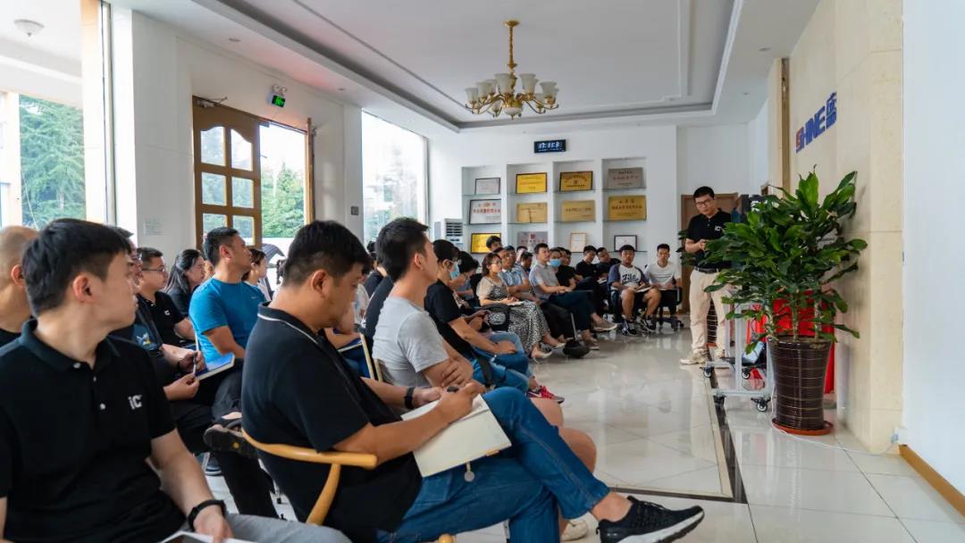 解除变乱隐患 牢筑安全防线丨老子有钱lzyq88发展安全出产知识培训