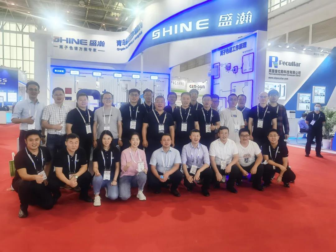 老子有钱lzyq88展聚合影