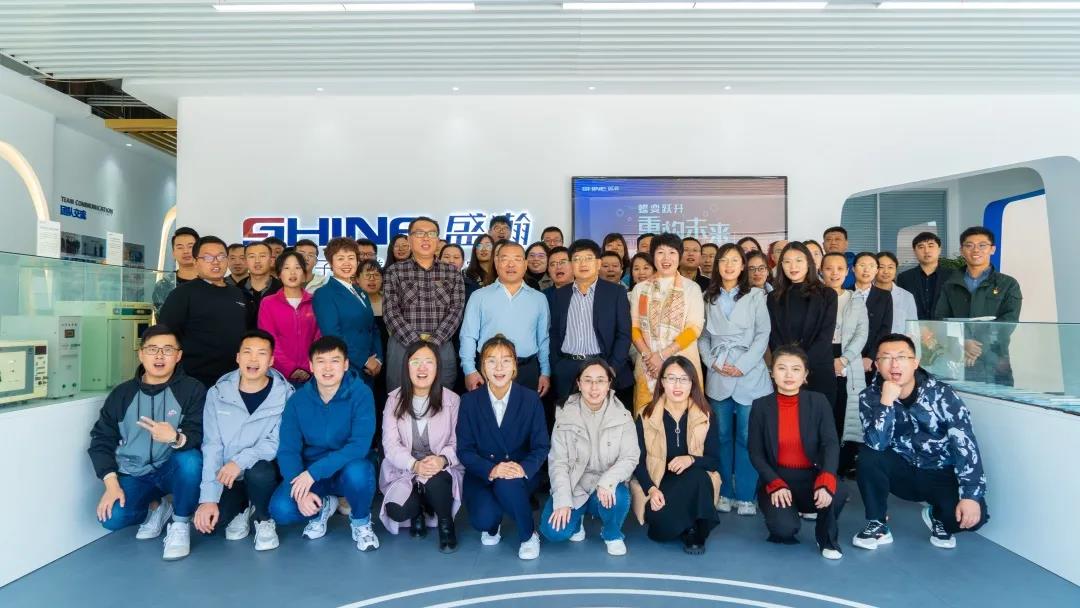老子有钱lzyq88团队合影